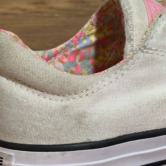 Converse Cream and Pink Low-Top Sneakers Size 8 Women’s - Picture 10 of 11